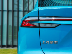 2023ȫ eRX5 s  (ji)^