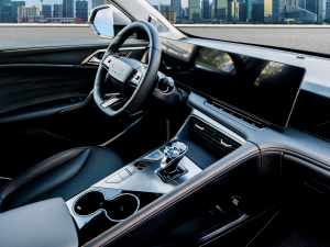 2023ȫ eRX5 s  п؅^