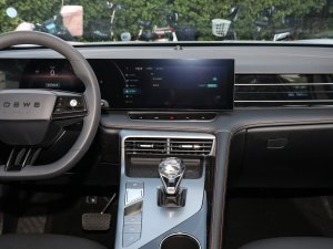 2023款全新 eRX5 超混舒享版  中控台