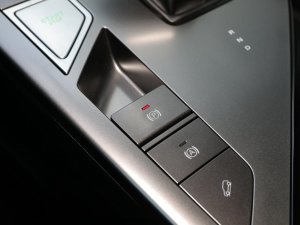 2023款全新 eRX5 超混舒享版  驻车制动器