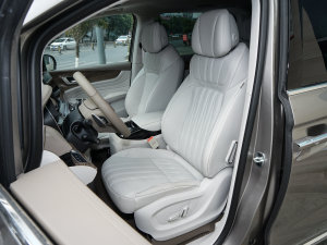 2023款400TGI 越享版 主驾驶座椅