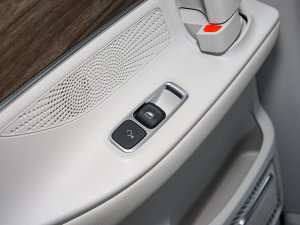 2023款400TGI 越享版 后排车窗控制区