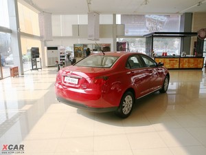 2010款1.8L 启逸版 整体外观