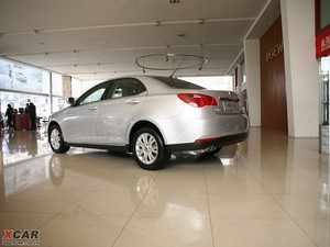 2010款1.8L 启臻版 整体外观