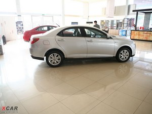 2010款1.8L 启臻版 整体外观