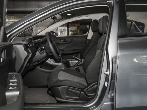 2023款1.5L 手动舒享版 前排空间