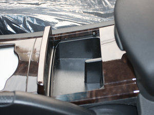 2011款1.8T 自动四驱豪域版 空间座椅