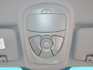 2011款1.8T 自动四驱豪域版 空间座椅