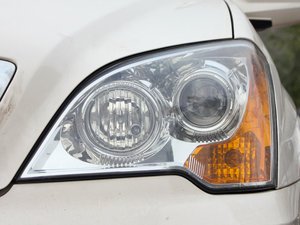 2011款1.8T 自动两驱胜域版 大灯