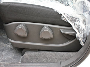 2011款1.8T 自动两驱胜域版 主驾驶座椅调节