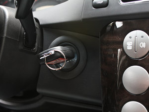 2011款1.8T 自动两驱胜域版 中控区