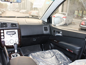 2011款1.8T 自动两驱胜域版 中控区