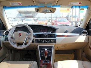 2010款1.8L 自动贺岁超值版 内饰全景