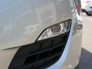 2010款1.8L 自动贺岁超值版 前雾灯