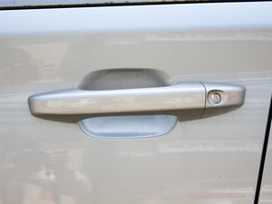 2010款1.8L 自动贺岁超值版 主驾门拉手