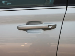 2012款1.8L 自动启智版 主驾门拉手