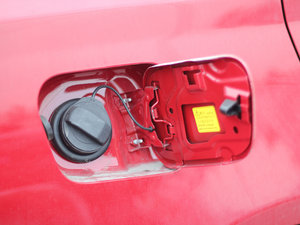 2012款S 1.8L 自动超值版 油箱盖