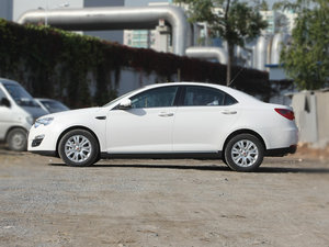 2012款S 1.8L 自动启臻版 正侧（左）
