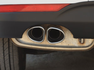 2012款S 1.8L 自动启臻版 排气管