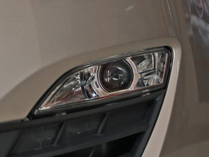 2012款S 1.8L 手动启逸版 前雾灯