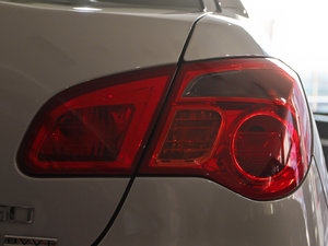 2012款S 1.8L 手动启逸版 尾灯