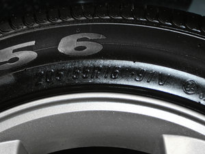 20121.5L Ԅ(dng)ֵ ݆̥ߴ