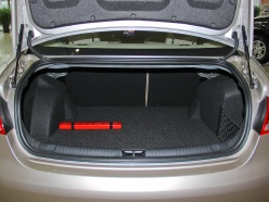 上汽榮威2013款榮威550