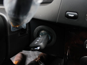 2013款1.8T 自动两驱胜域版 中控区