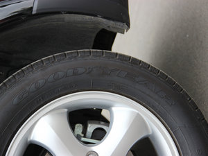 2013款1.8T 自动四驱豪域版 轮胎品牌