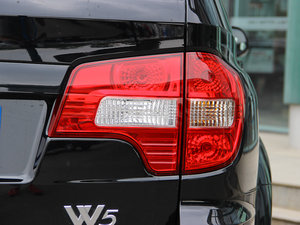2013款1.8T 自动四驱豪域版 尾灯