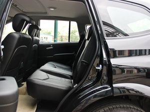 2013款1.8T 自动四驱豪域版 后排空间