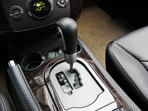 2013款1.8T 自动四驱豪域版 换挡杆
