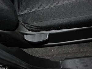 2014款1.8T 自动两驱胜域特装版 空间座椅