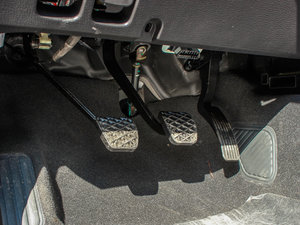 2014款1.8T 手动两驱驰域特装版 中控区