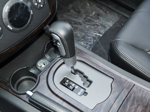 2014款1.8T 自动四驱豪域版 换挡杆