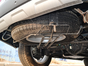 2014款1.8T 自动四驱豪域版 备胎