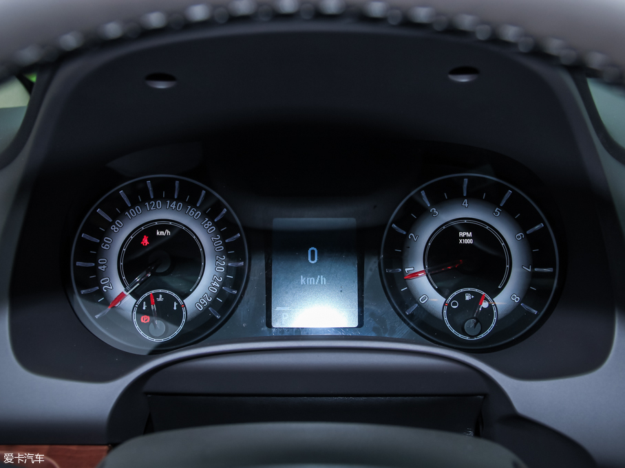 2015��s��950 1.8TGI ���Ű�