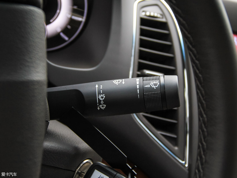 2015��s��950 1.8TGI ���Ű�