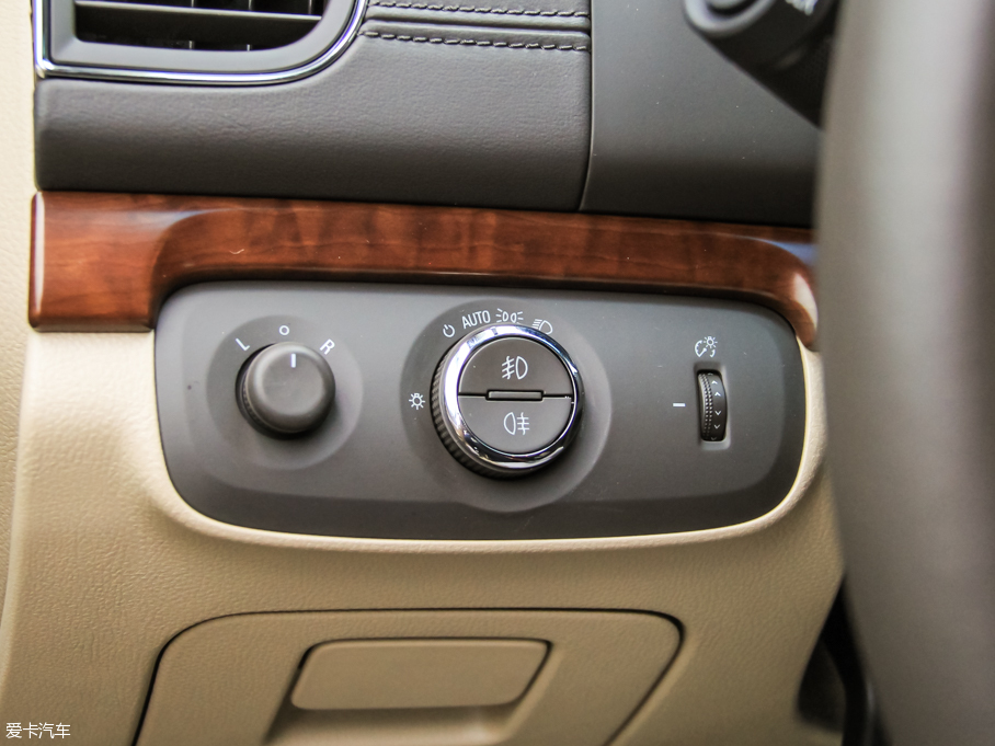 2015��s��950 1.8TGI ���Ű�