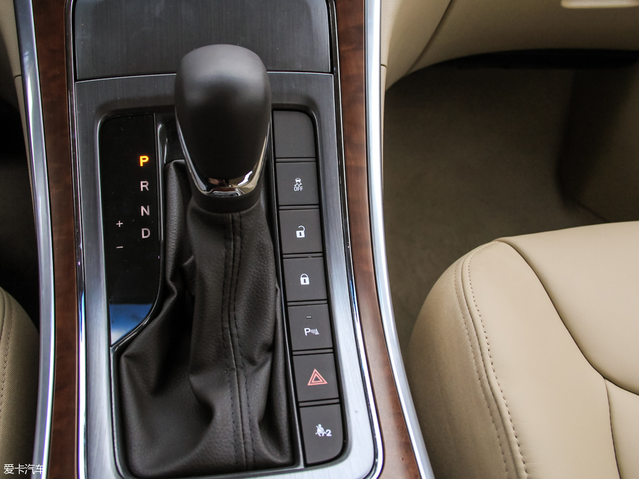 2015��s��950 1.8TGI ���Ű�