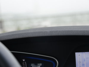 2015款1.5L 旗舰版 空间座椅