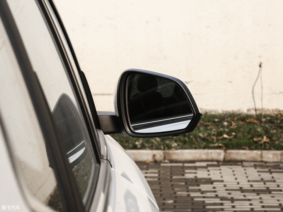 2016sRX5 30T (q)(lin)W(wng)