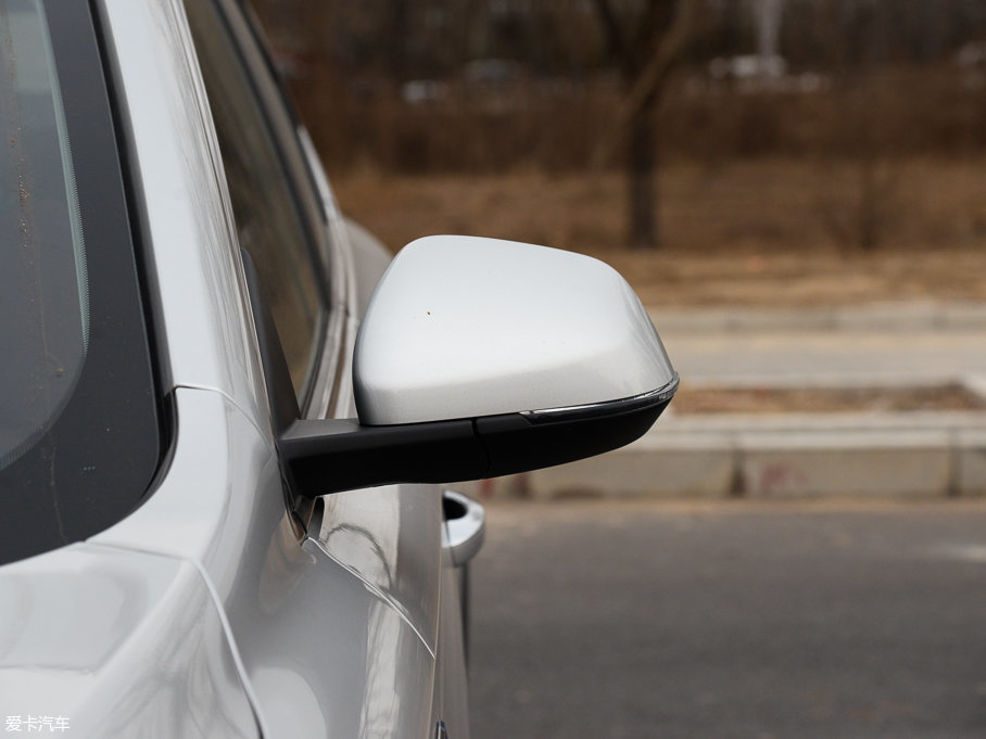 2016sRX5 30T (q)(lin)W(wng)