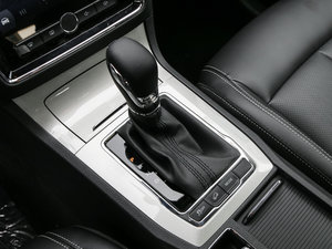 2017eRX5 50T (lin)F QU