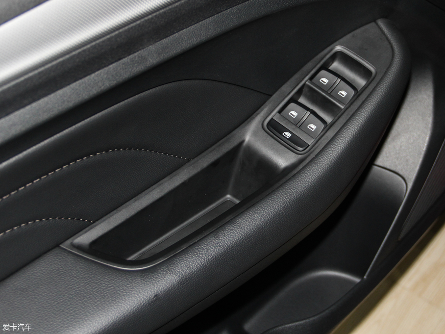 2018sRX3 18T ԄӻW