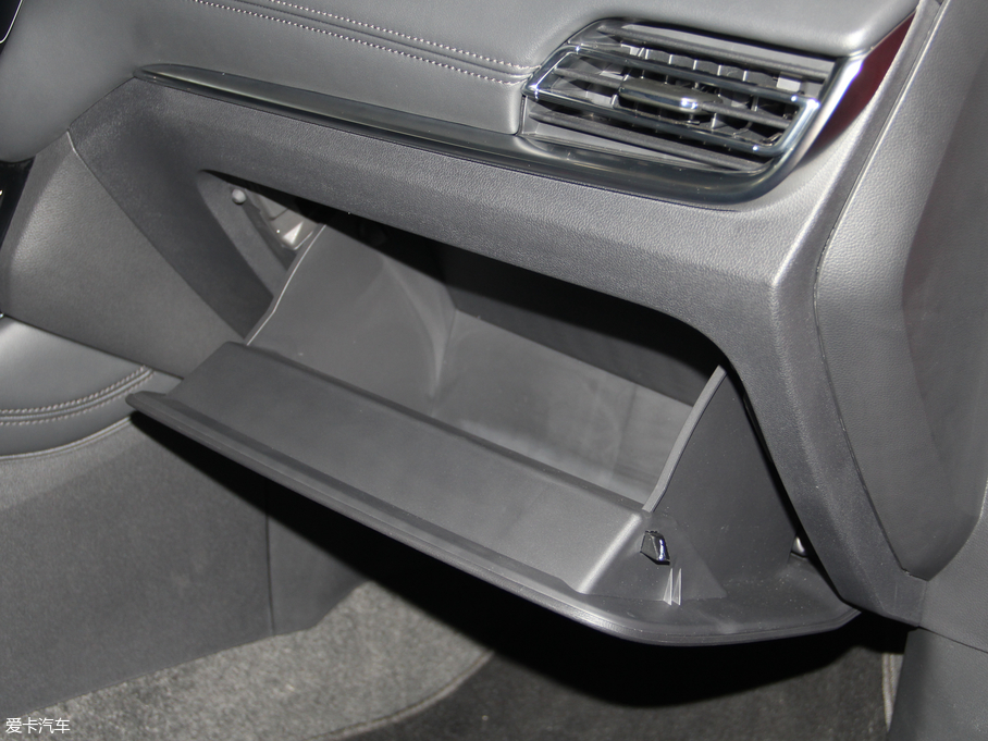 2018sRX3 18T ԄӻW