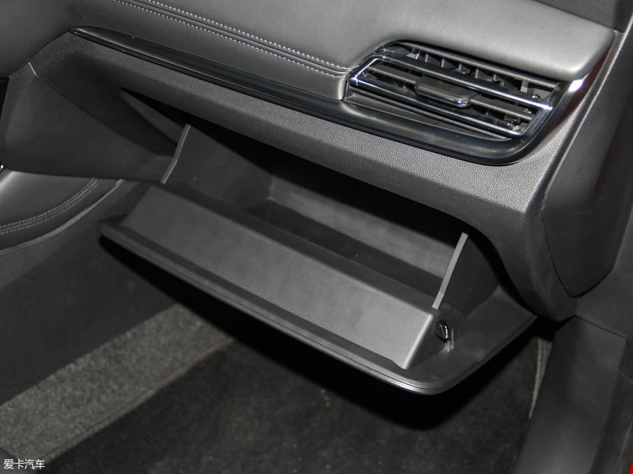 2018sRX3 18T ԄӻW