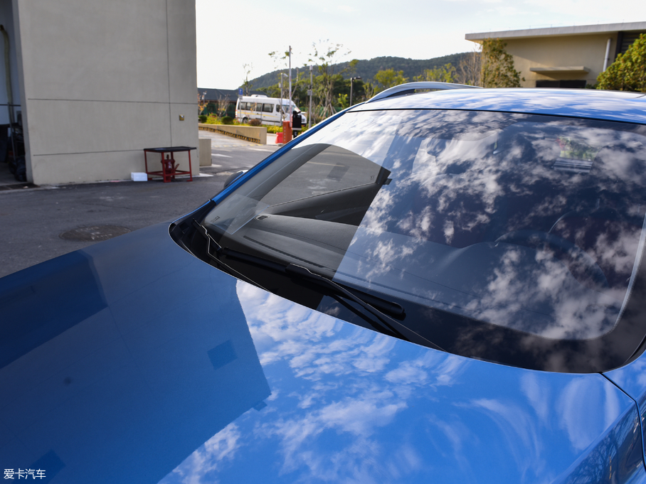 2018sRX3 18T ԄӻW