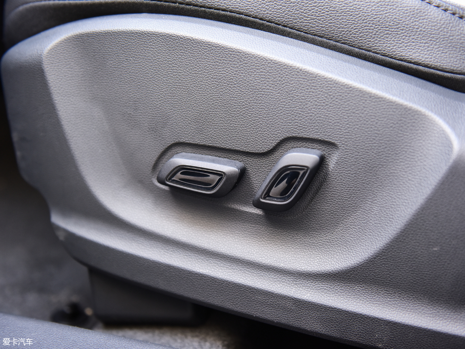 2018sRX3 18T ԄӻW