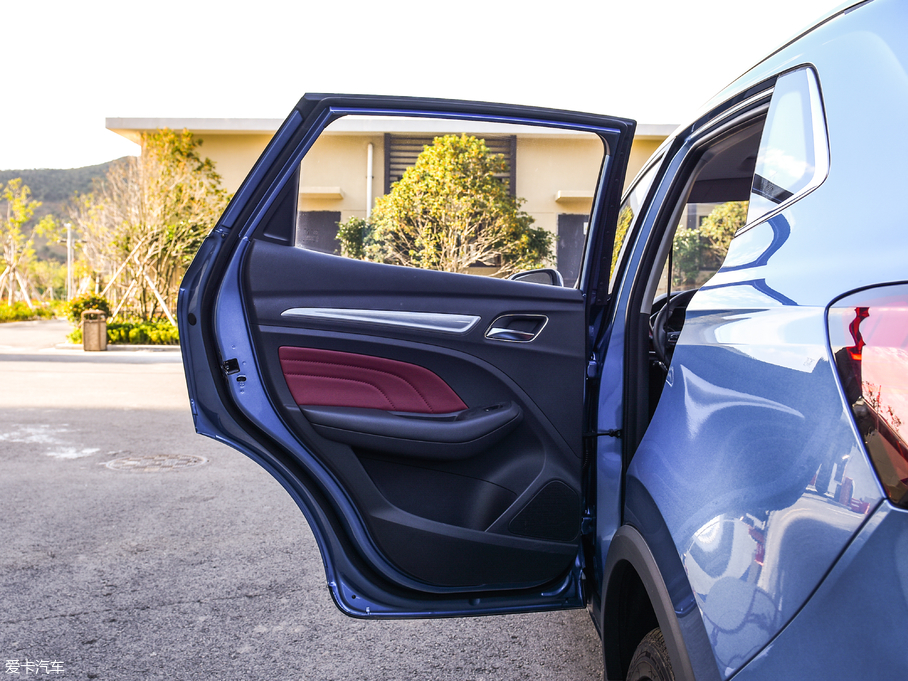 2018sRX3 18T ԄӻW